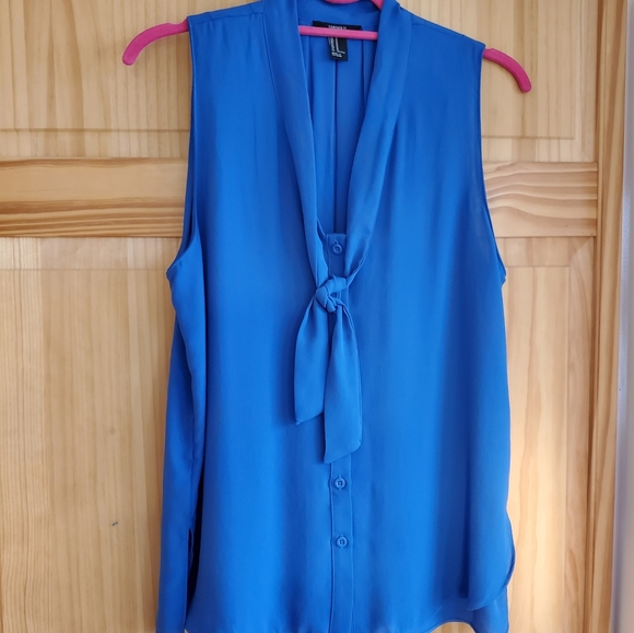Forever 21 Tops - Forever 21 sleeveless front button blouse